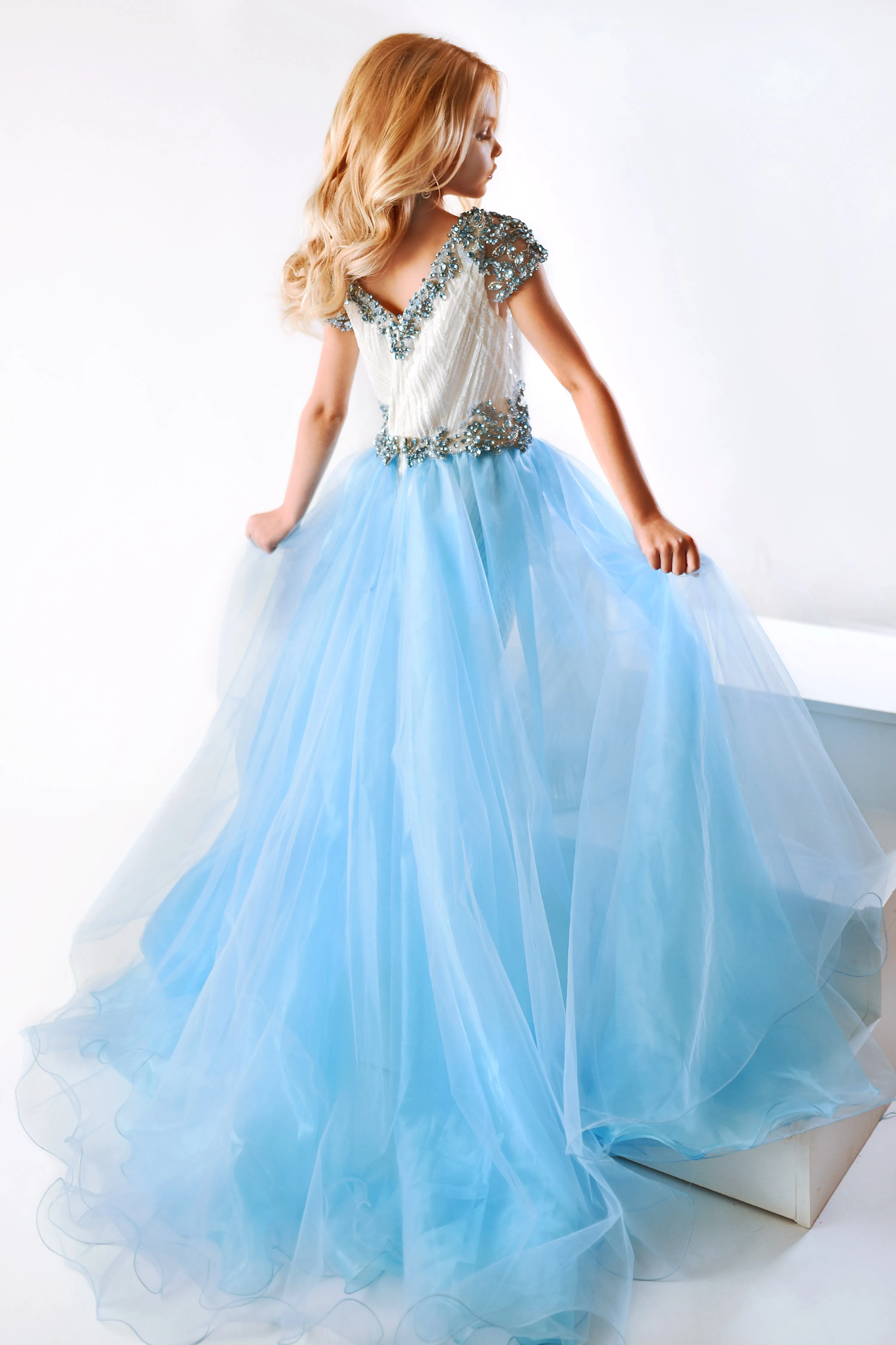 Ava Presley 38026