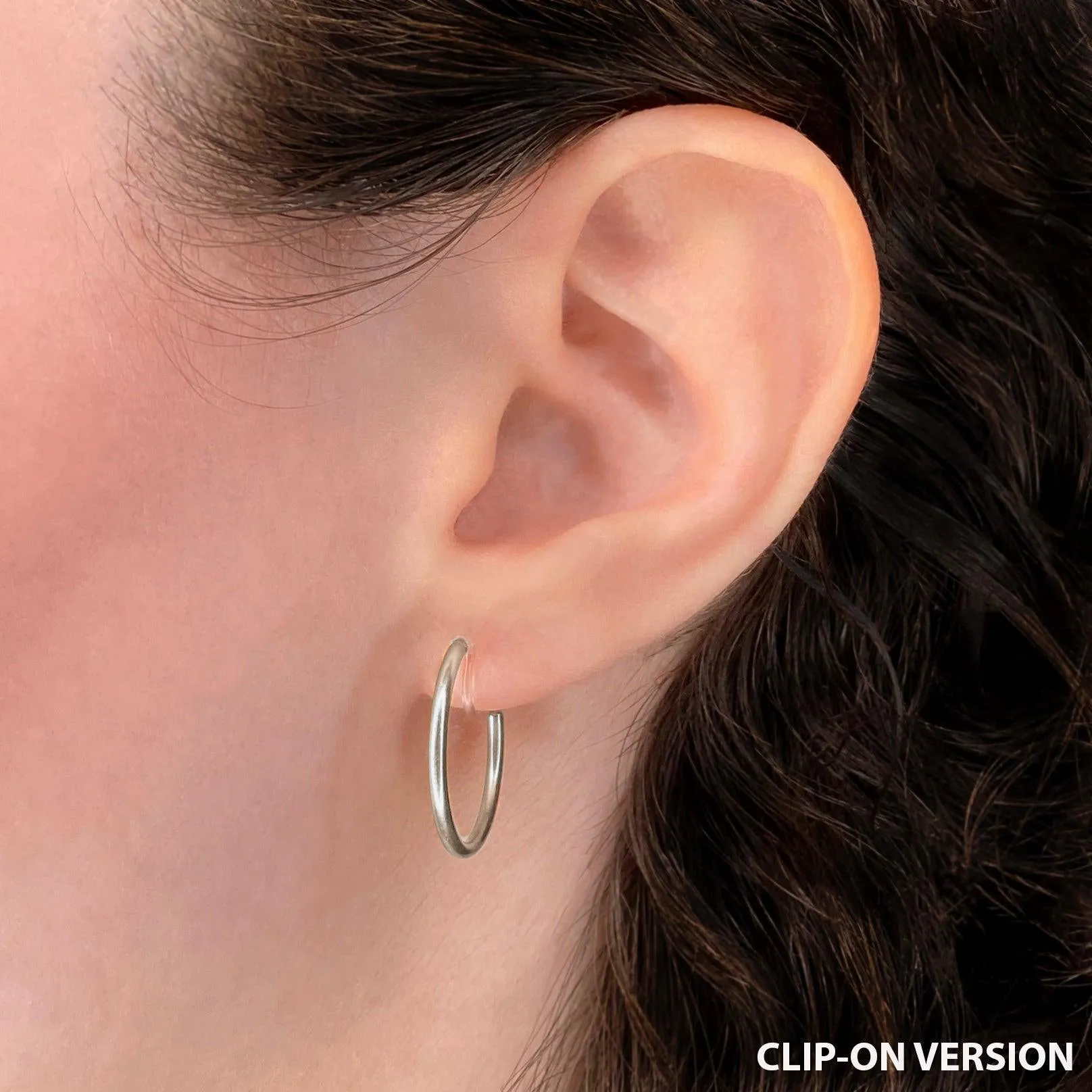SMALL HOOP EARRINGS IN SILVER